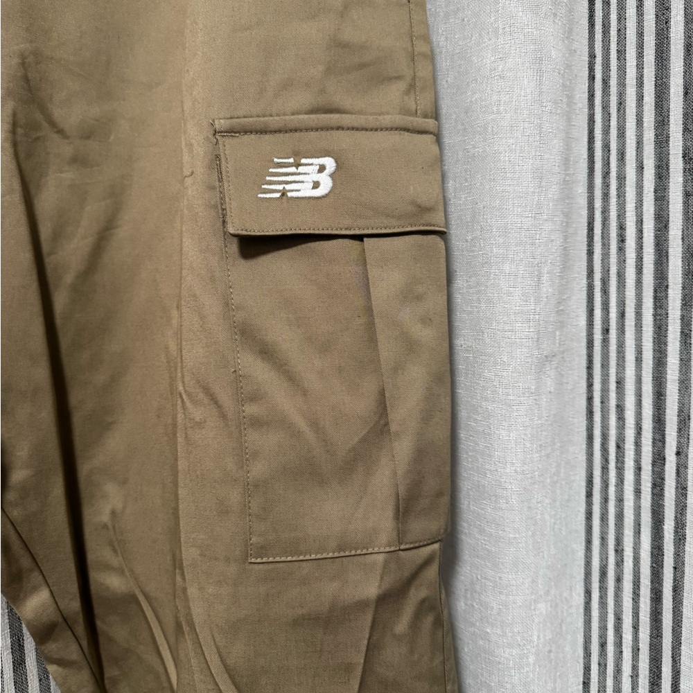New Balance Men's Brown Cargo Pants - Picture 2 of 4